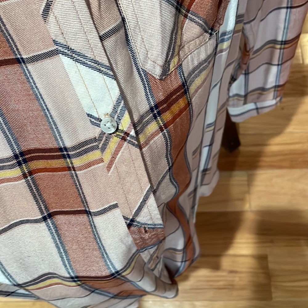 Universal Thread button down shirt - Picture 3 of 3